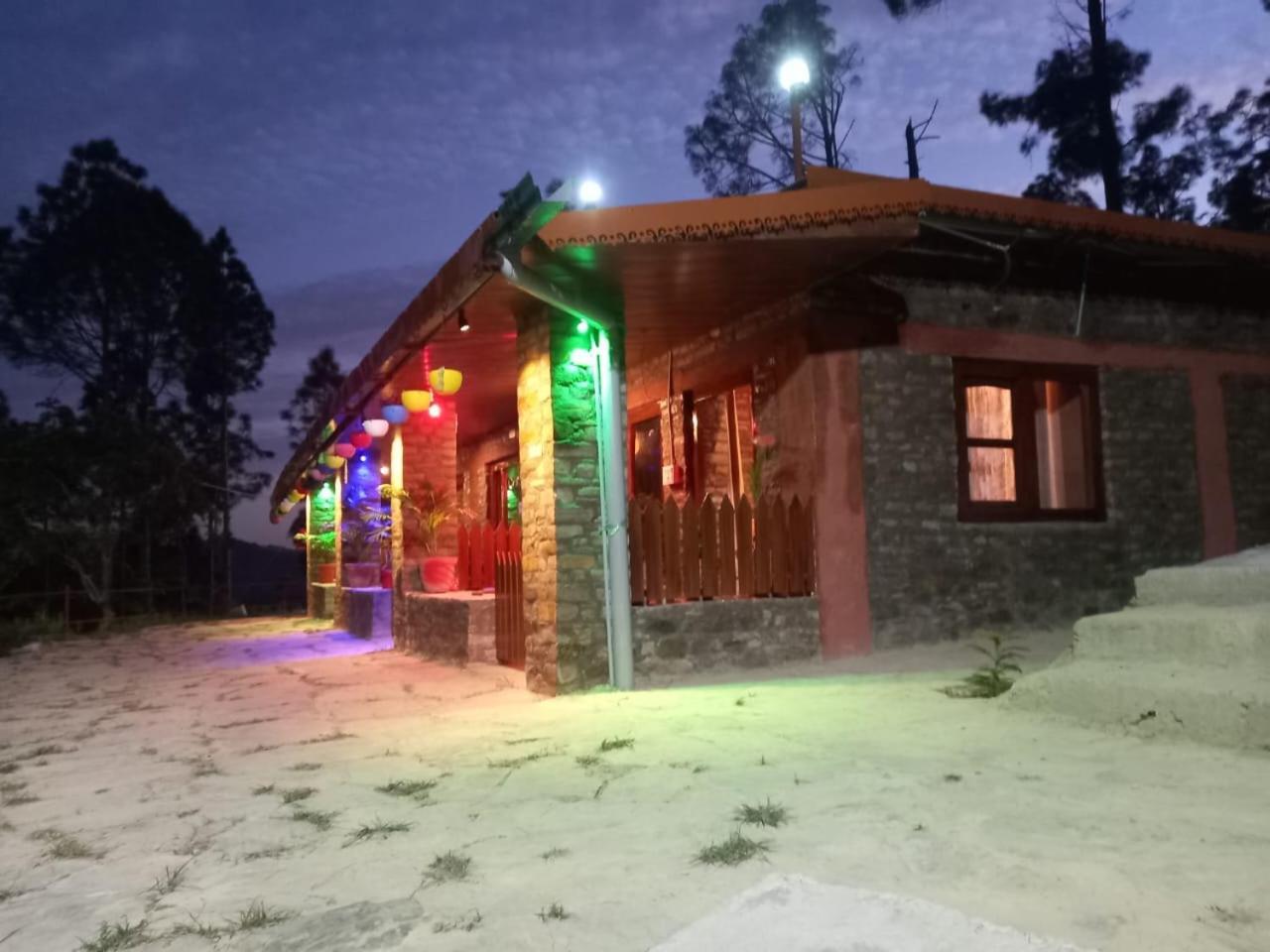 Nature Villaas Basa Homestay Pauri Exterior photo